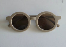 Load image into Gallery viewer, Retro Sunnies