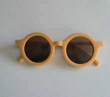 Load image into Gallery viewer, Retro Sunnies
